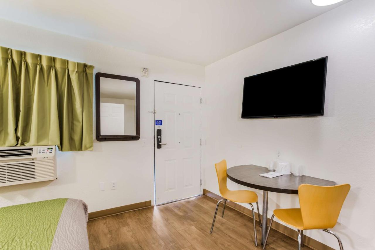 Motel 6-Jacksonville, Fl - South Buitenkant foto
